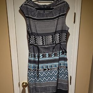 Chic Black and Blue Patterned Midi Dress